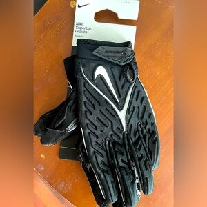 NEW Nike Youth Superbad Football Gloves